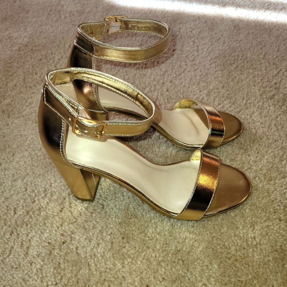DB Studio Gold Heels w/ Ankle Strap